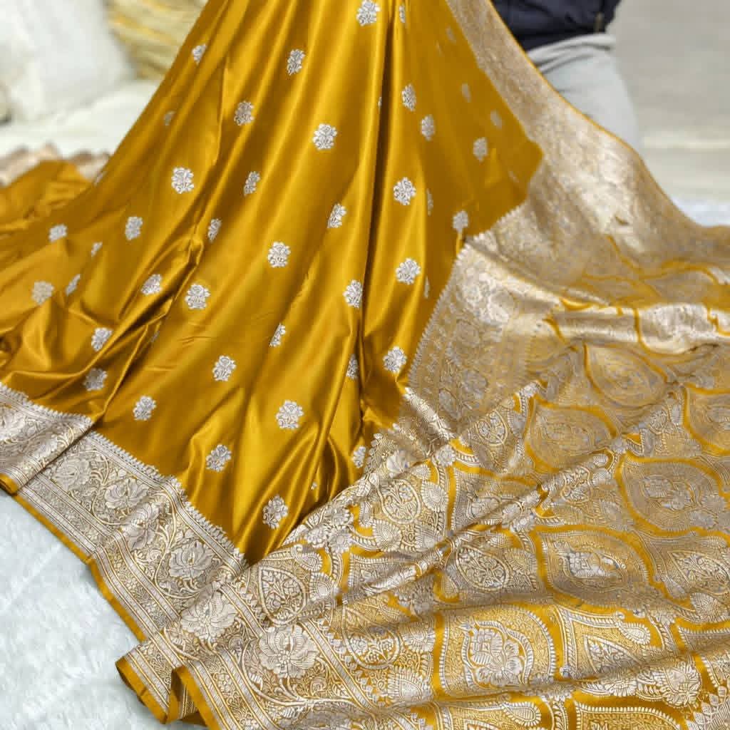 Ethnic Onion Pink Mashru Silk Saree with Golden Weaving
