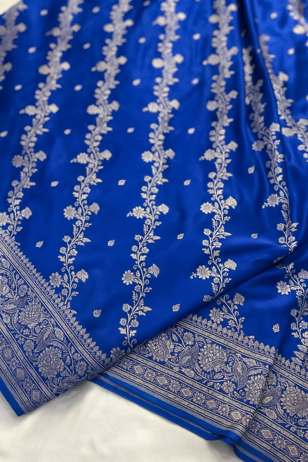 Classic Olive Green Mashru Silk Saree with Golden Weaving