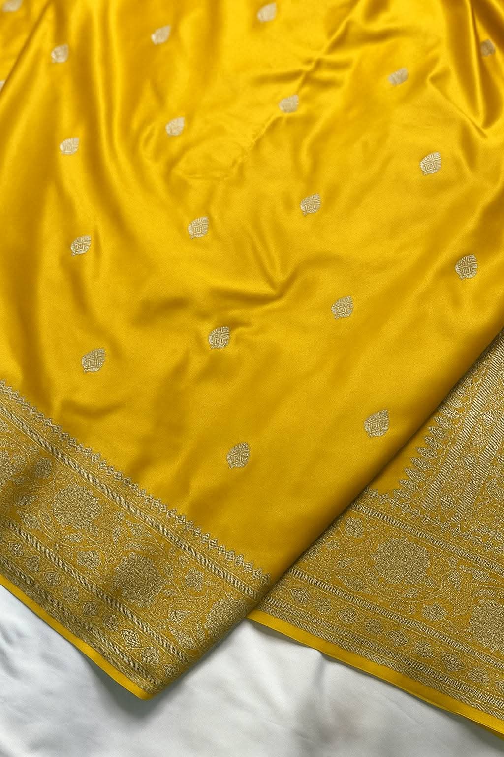 Traditional Lavender Purple Mashru Silk Saree with Floral Design