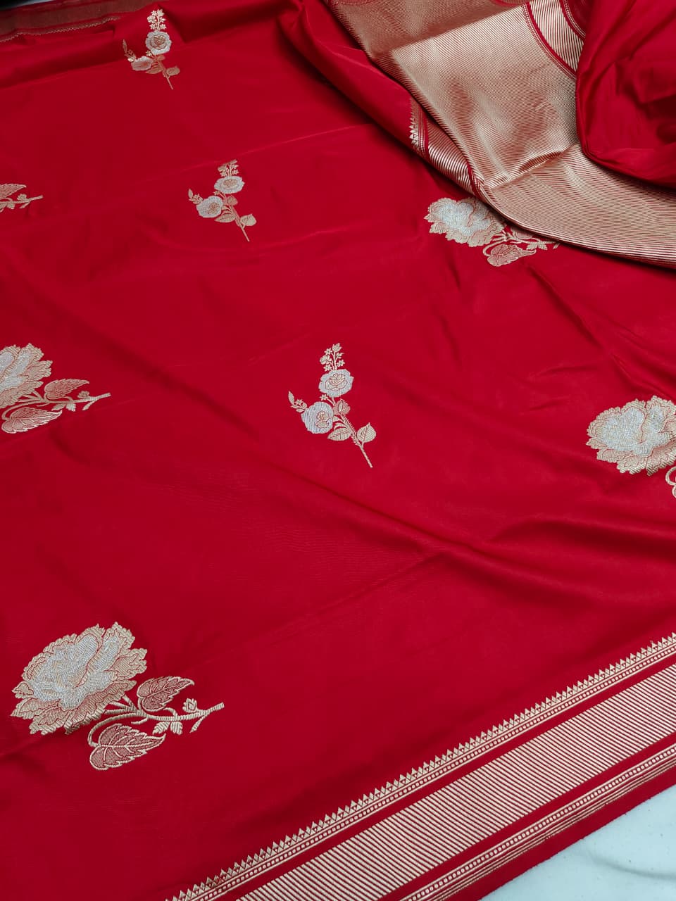 Pure Katan Silk Elegance Pure Banarasi Katan Satin Mashru Silk Kadhua Saree