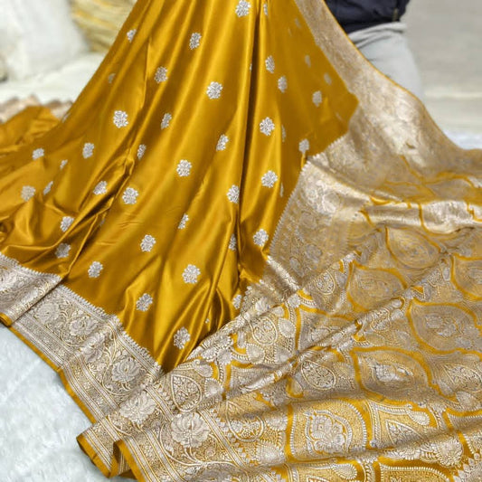 Ethnic Onion Pink Mashru Silk Saree with Golden Weaving