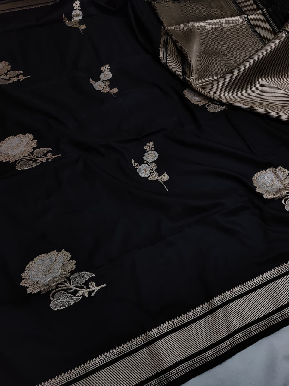 Royal Banaras Weave Pure Banarasi Katan Satin Mashru Silk Kadhua Saree